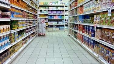 El consumo en supermercados cayó casi el 6%