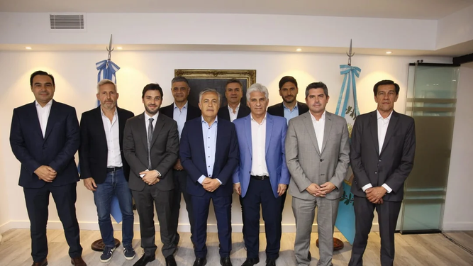 Gobernadores buscan reanudar las negociaciones por el Presupuesto 2025