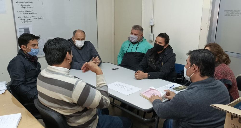 Reunión de trabajo con  directivos y docentes de la Agrotécnica de Nueva Coneta.jpeg