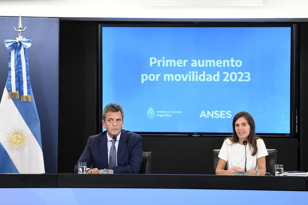 Massa y Raverta anunciaron el aumento del 17,04% para los jubilados y demás prestaciones de ANSES.
