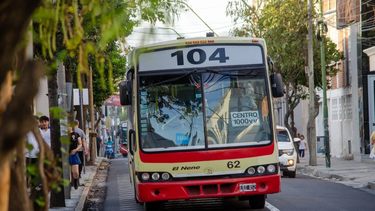 la provincia convoca a empresas de colectivos por el paro en la capital