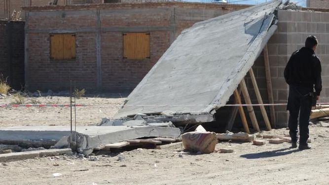 Murió el joven al que le cayó una losa encima