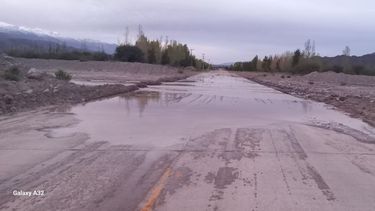 transitar con suma precaucion por ruta 40, en santa maria