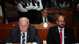 Malestar por la presencia de Denett en el Senado