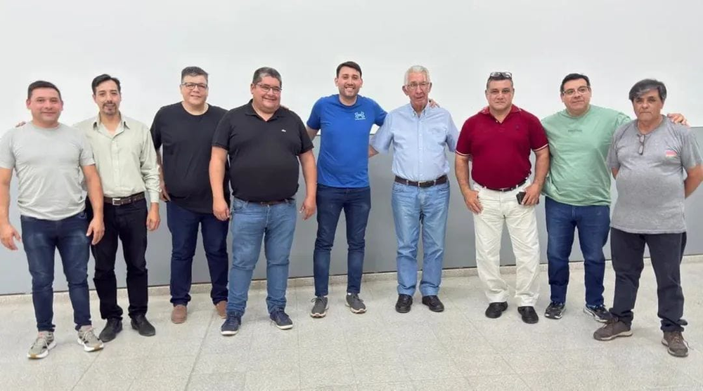 La nueva comisión directiva, con Castro en el centro.&nbsp;