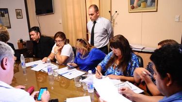 docentes acordaron un 25% de aumento al punto indice