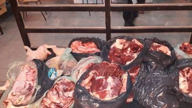 Decomisan carne vacuna y de cerdo en un puesto caminero de Valle Viejo