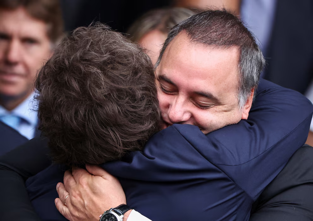 Javier Milei sin vueltas: Ni en pedo se va Adorni