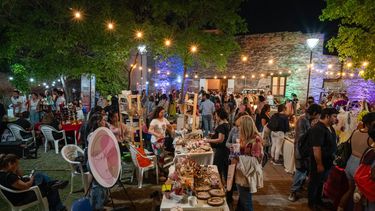 este sabado, artesanias y diseno en la feria de tienda c