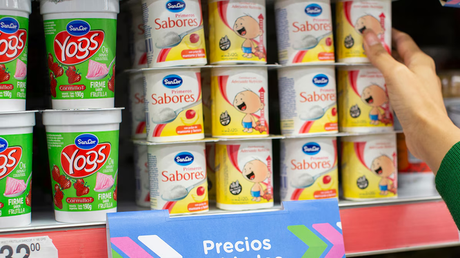 El gobierno de Javier Milei eliminó 43 normas de control de precios