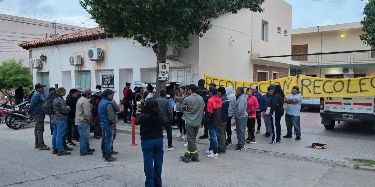 Protesta. Crece la tensión del conflicto entre el municipio y los manifestantes, que en su mayoría son autoconvocados y no responden a gremios. Protesta. Crece la tensión del conflicto entre el municipio y los manifestantes, que en su mayoría son autoconvocados y no responden a gremios.