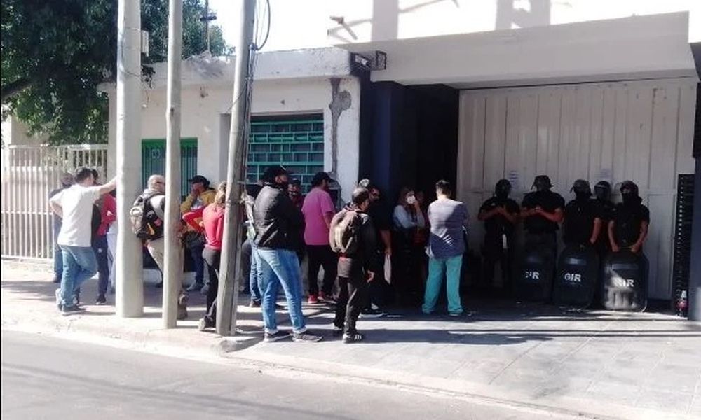 Protestas. Inversores exigen la entrega de su dinero.