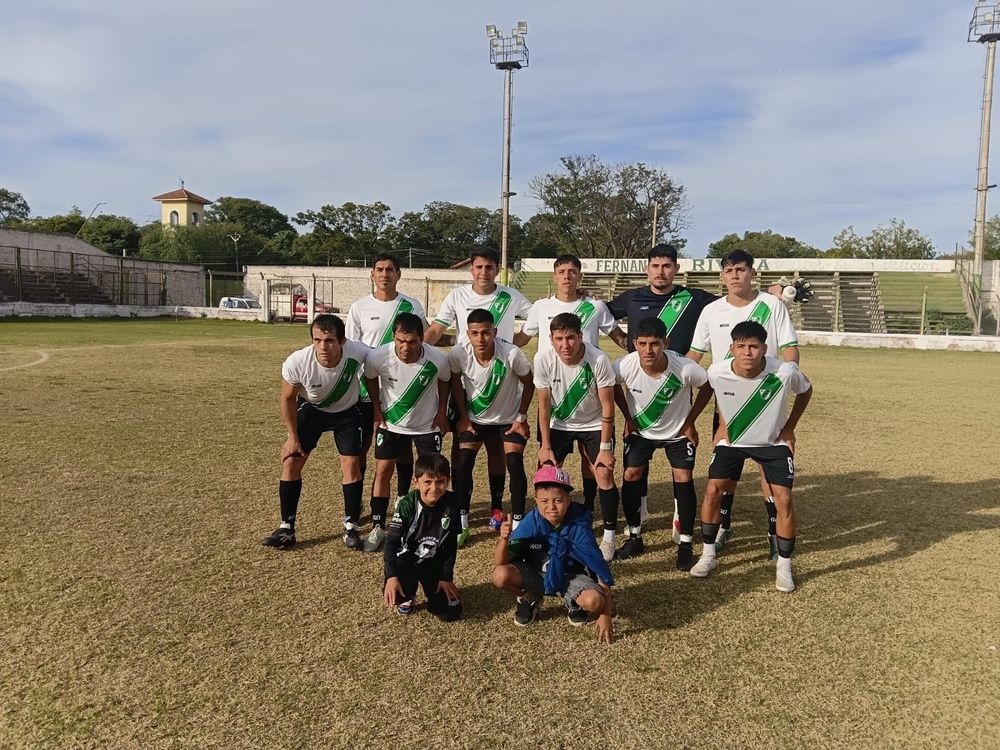 Defensores. El norteño igualó sin goles ante Salta Central y los dos no pudieron subir en la tabla.