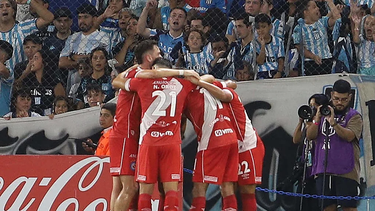 Argentinos le ganó a Racing y sigue invicto