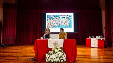 Premios Luis Franco. Negroni dio una conferencia en la UNCA.