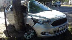 Joven automovilista perdió el control de su rodado y lo destrozó