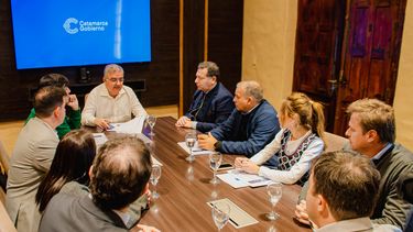 el gobernador recibio a la asociacion de industriales metalurgicos de argentina