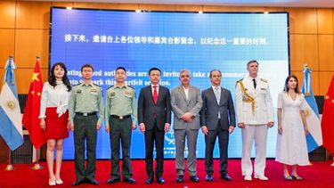 raul jalil, junto a representantes diplomaticos en china
