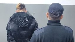 Joven aprehendido tras un presunto hecho delictivo contra un adolescente en Plaza Tinkunaku Joven aprehendido tras un presunto hecho delictivo contra un adolescente en Plaza Tinkunaku
