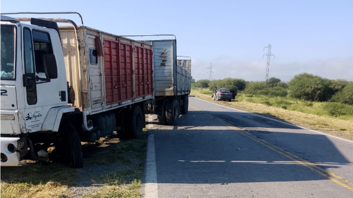 San Antonio: un camión y un automóvil chocaron de frente en la RN 157