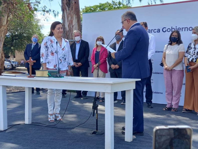 El lunes asumi&oacute; la nueva ministra de Salud, Manuela &Aacute;vila, quien manifest&oacute; que la preocupaci&oacute;n pasa por el 10% de la poblaci&oacute;n que no tiene ni primera ni segunda dosis.&nbsp;