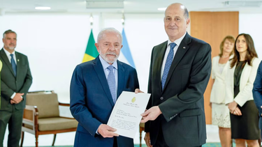 el embajador argentino en brasil regreso a buenos aires en medio de la crisis diplomatica entre milei y lula