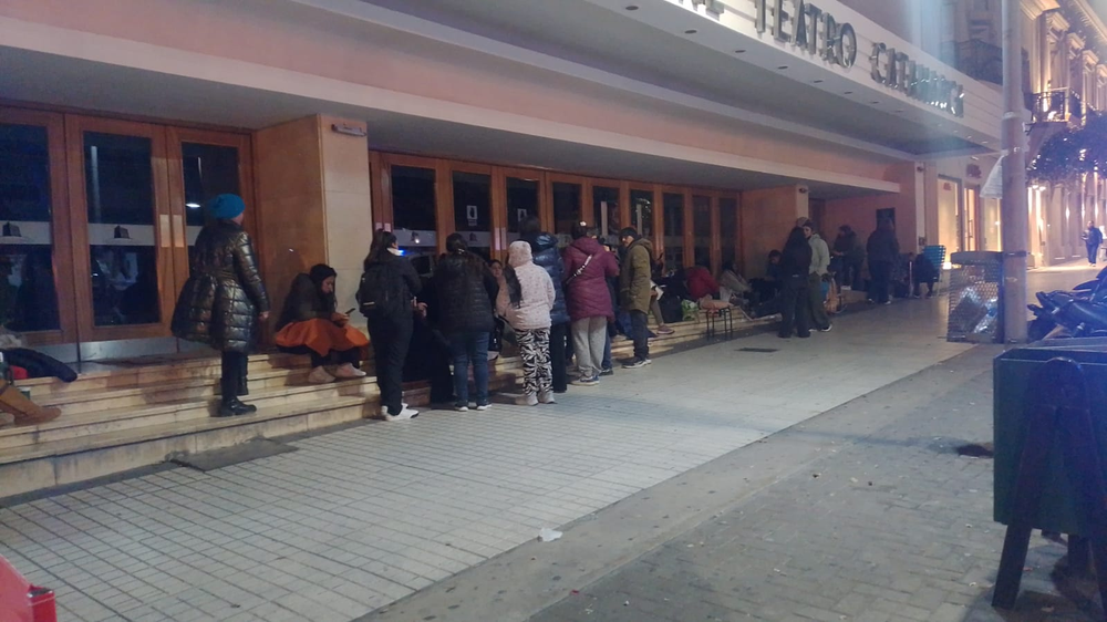 Poncho 2025: ya hay personas haciendo fila para conseguir sus entradas