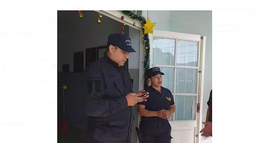 La Merced: la policía no dejó ingresar a padres a un acto escolar La Merced: la policía no dejó ingresar a padres a un acto escolar