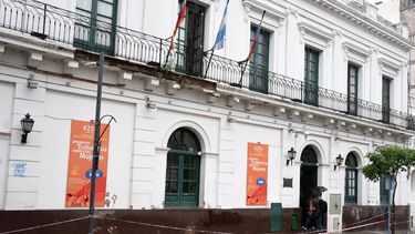 cayo mamposteria del edificio de la corte de justicia