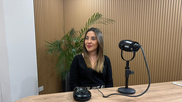 La ministra Daiana Roldán brindó detalles de la logística y la organización de la Fiesta del Poncho 2026 en los estudios de Ancasti Streaming.