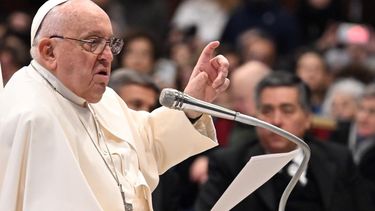 el papa francisco se expreso a favor de las universidades y advirtio: ajustar en educacion es criminal