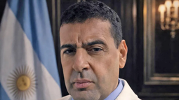 Alfredo Aydar: Esta chica tiene conexiones muy fuertes con políticos Alfredo Aydar: Esta chica tiene conexiones muy fuertes con políticos