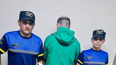 tenia pedido de captura por robo agravado y lo detuvieron en un control vehicular