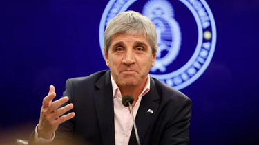 caputo defendio el prestamo por us$3.000 millones y critico al kirchnerismo