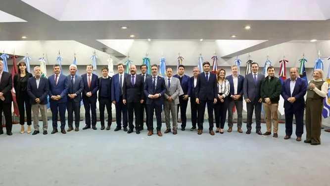 Los gobernadores se reúnen hoy por la caída de la coparticipación federal