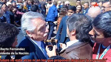 Alberto Fernández: El futuro no está atrás ni en los que proponen dolarizar la economía