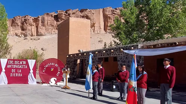 Alumnos y docentes de Antofagasta de la Sierra con un innovador sistema educativo.