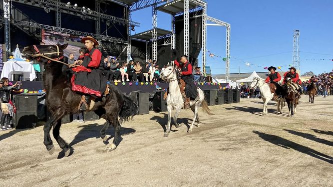 Convocan a instituciones para el desfile aniversario de Andalgalá