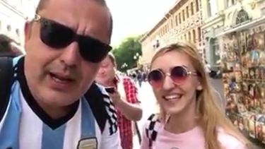 otra vez: un cordobes hizo decir obscenidades a una joven rusa