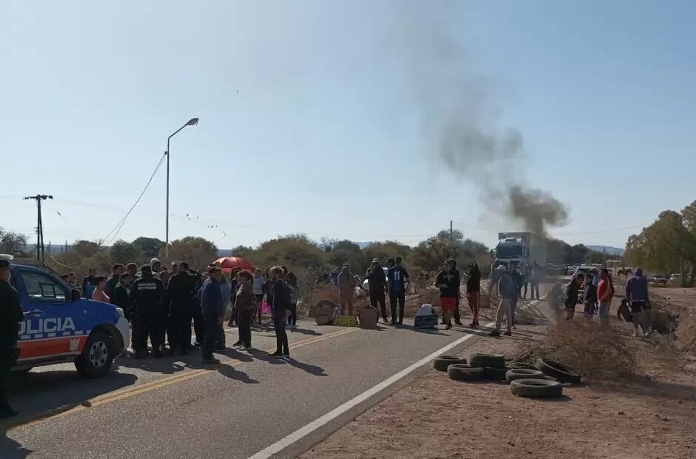 Abuso sexual. Piquete en Salado, sobre la ruta 60.