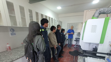 estudiantes del interior y capital visitan laboratorios de la facultad de tecnologia