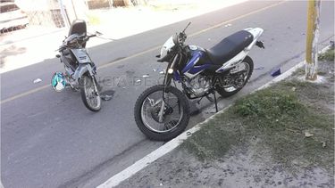 Chocaron dos motos y hubo lesionados