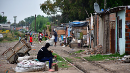 Especialista advirtió que pobreza multidimensional en Argentina alcanza el 67%, no el 31,6% oficial Especialista advirtió que pobreza multidimensional en Argentina alcanza el 67%, no el 31,6% oficial