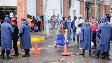 Se endurecen los reclamos por el bono comprometido a los desempleados