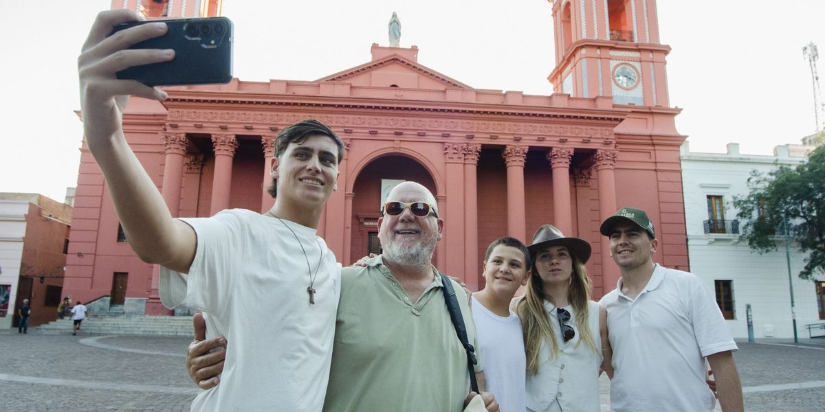 El turismo generó un movimiento de 2.380 millones de pesos en Catamarca El turismo generó un movimiento de 2.380 millones de pesos en Catamarca