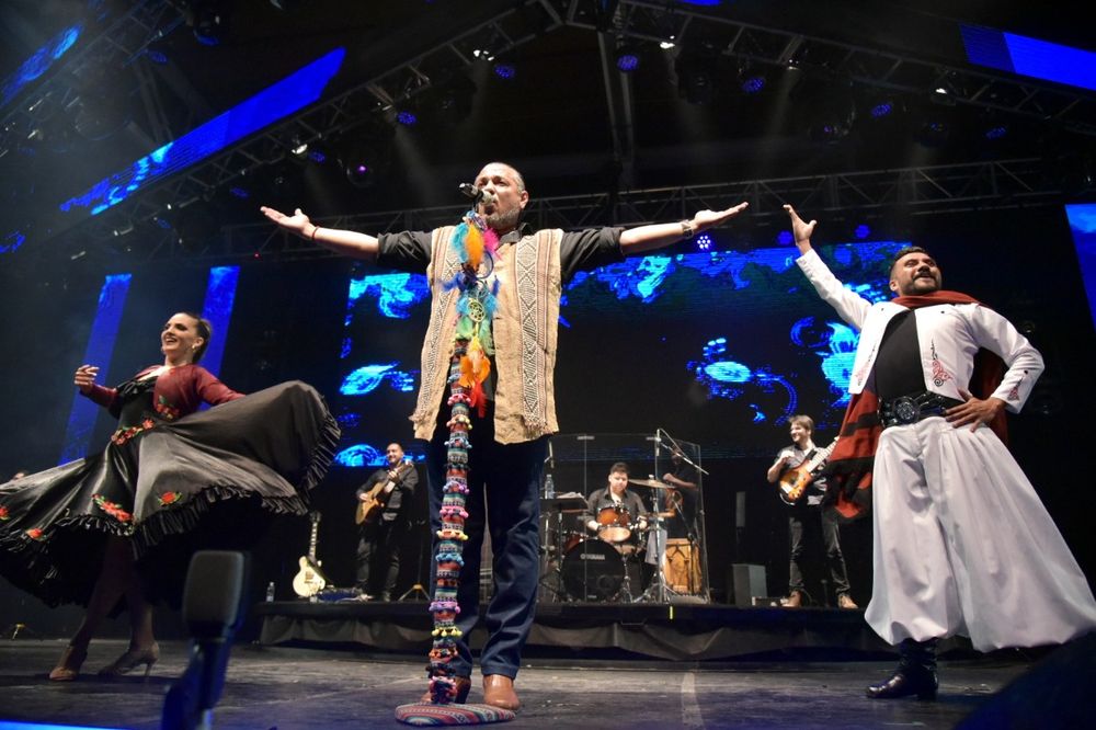 indio rojas 2022 poncho.jpg