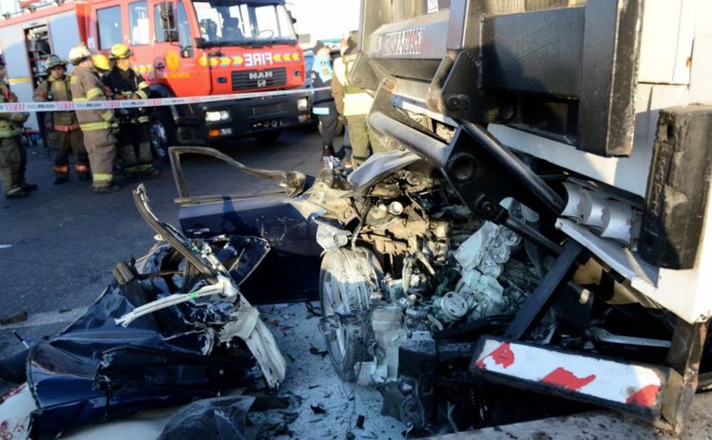 Murieron tras chocar mientras los perseguía la policía.&nbsp;
