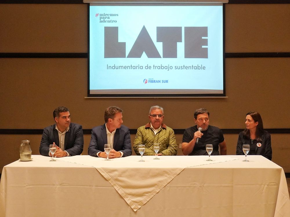 Presentación. Las prendas fueron exhibidas en el acto de lanzamiento.