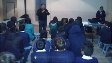 La Dirección Drogas Peligrosas brindó charlas en Antofagasta de la Sierra