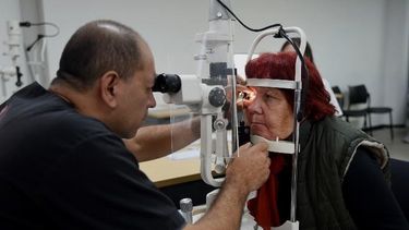 la capital lanza ver para crecer: el programa que entregara anteojos en el momento